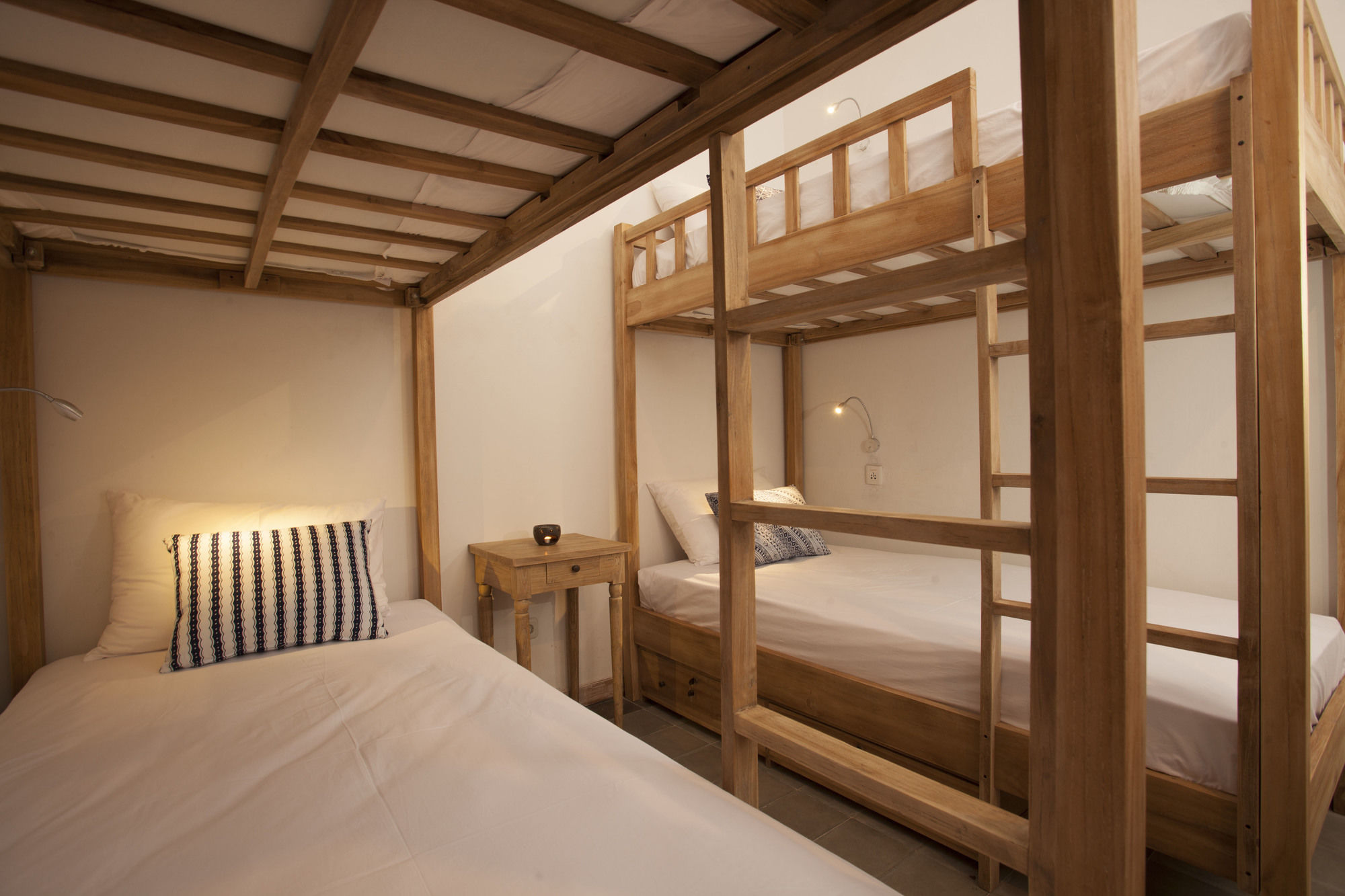 Фото Adhisthana Hotel