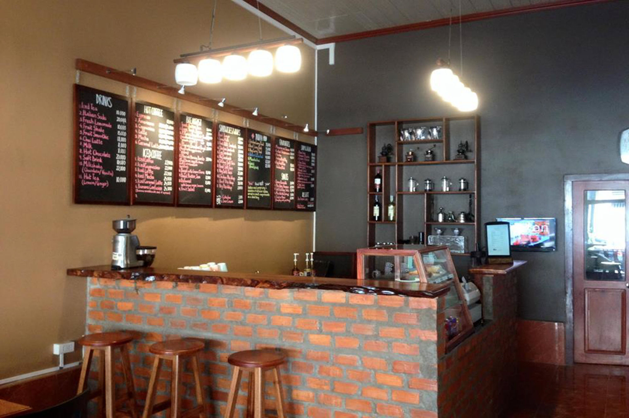 Фото Pilgrim's Kitchen & Inn