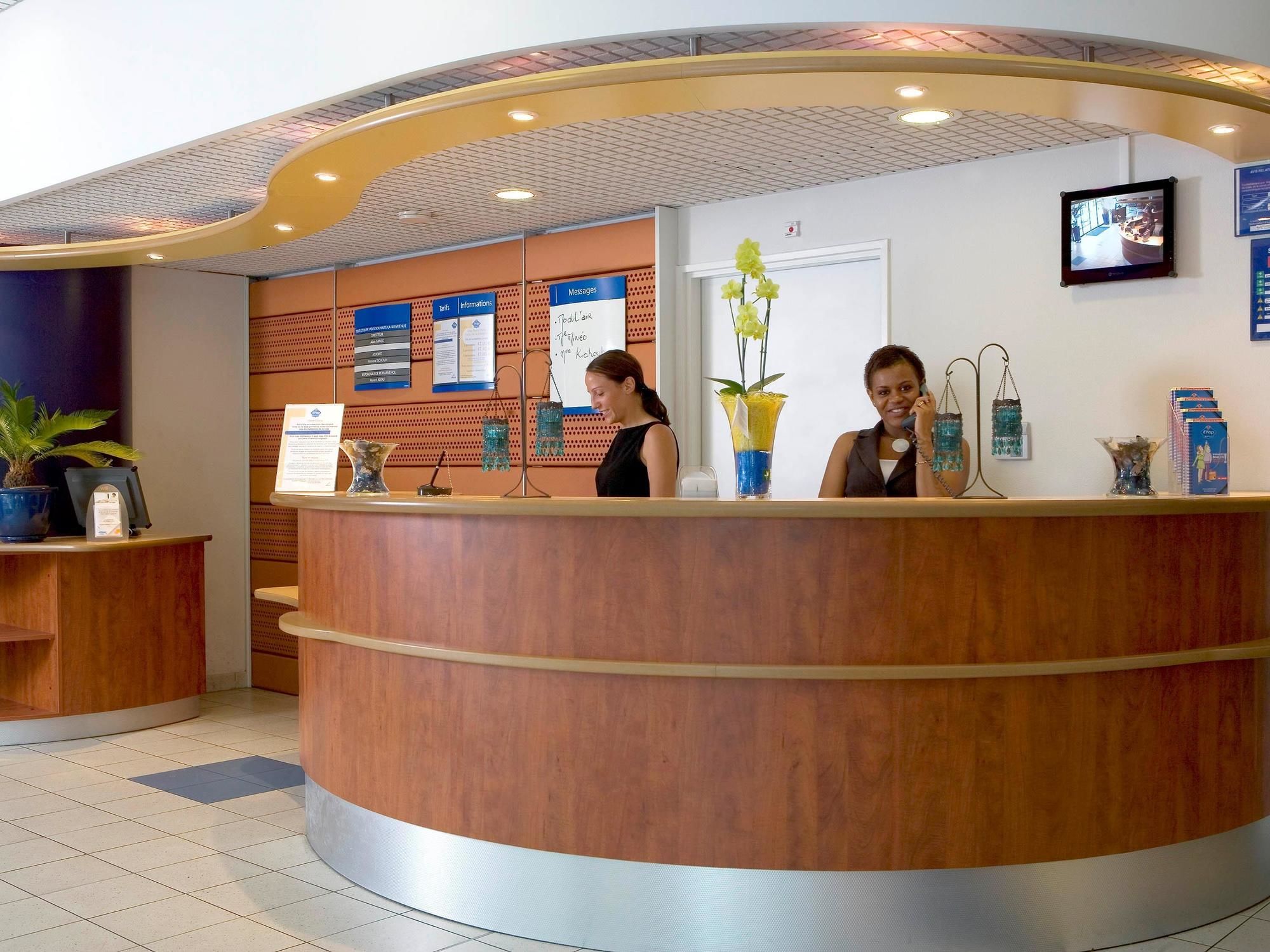 Фото Greet Hotel Paris porte de la Chapelle Aréna