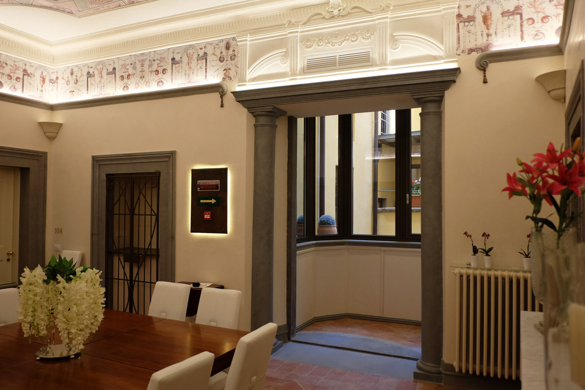 Фото Hotel Renaissance