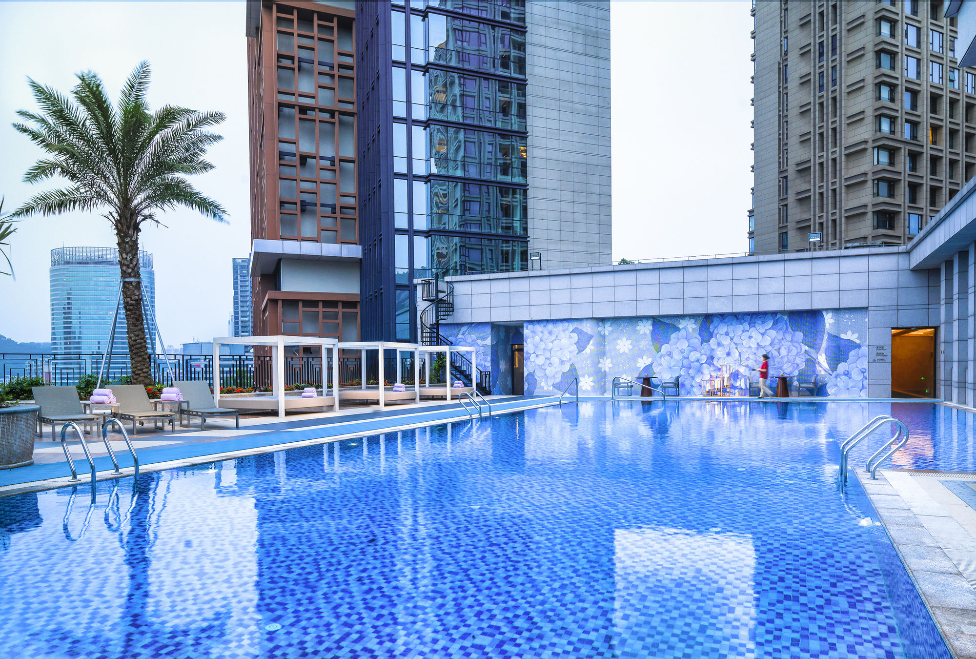 Фото Zhuhai Marriott Hotel