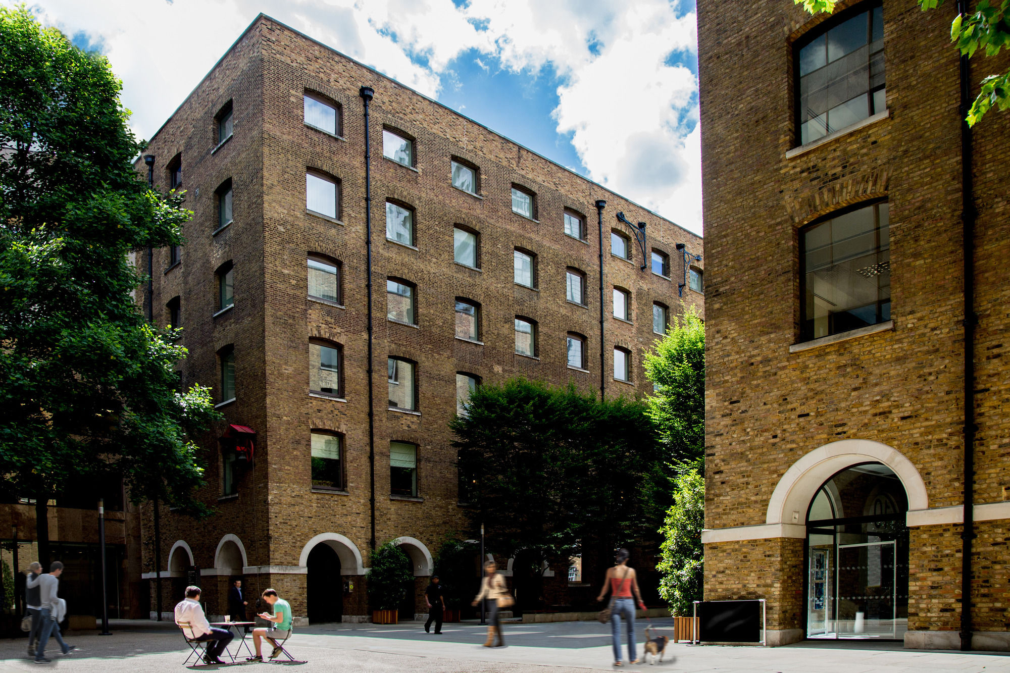 Фото Devonshire Club & Hotel