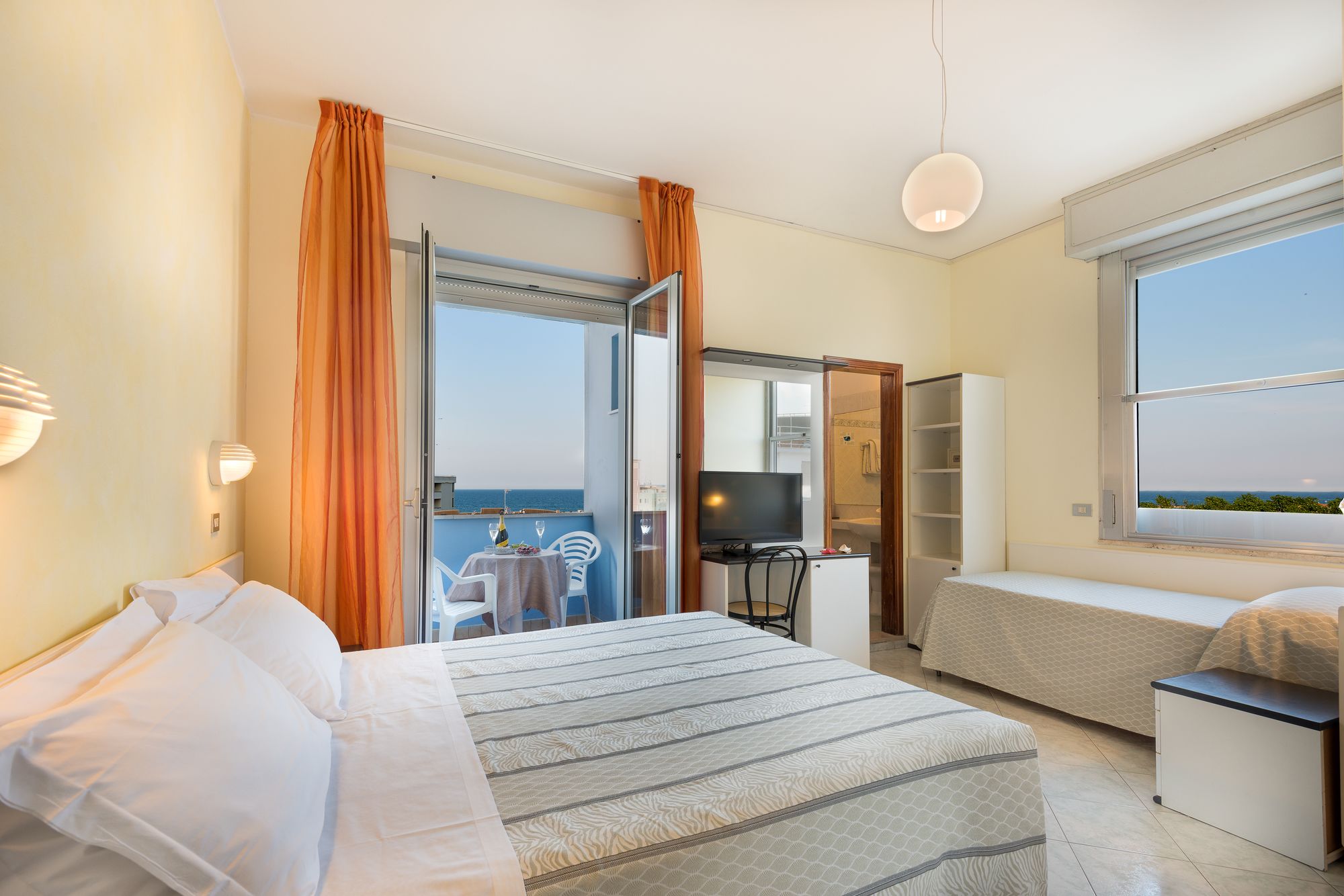Фото Hotel Ras