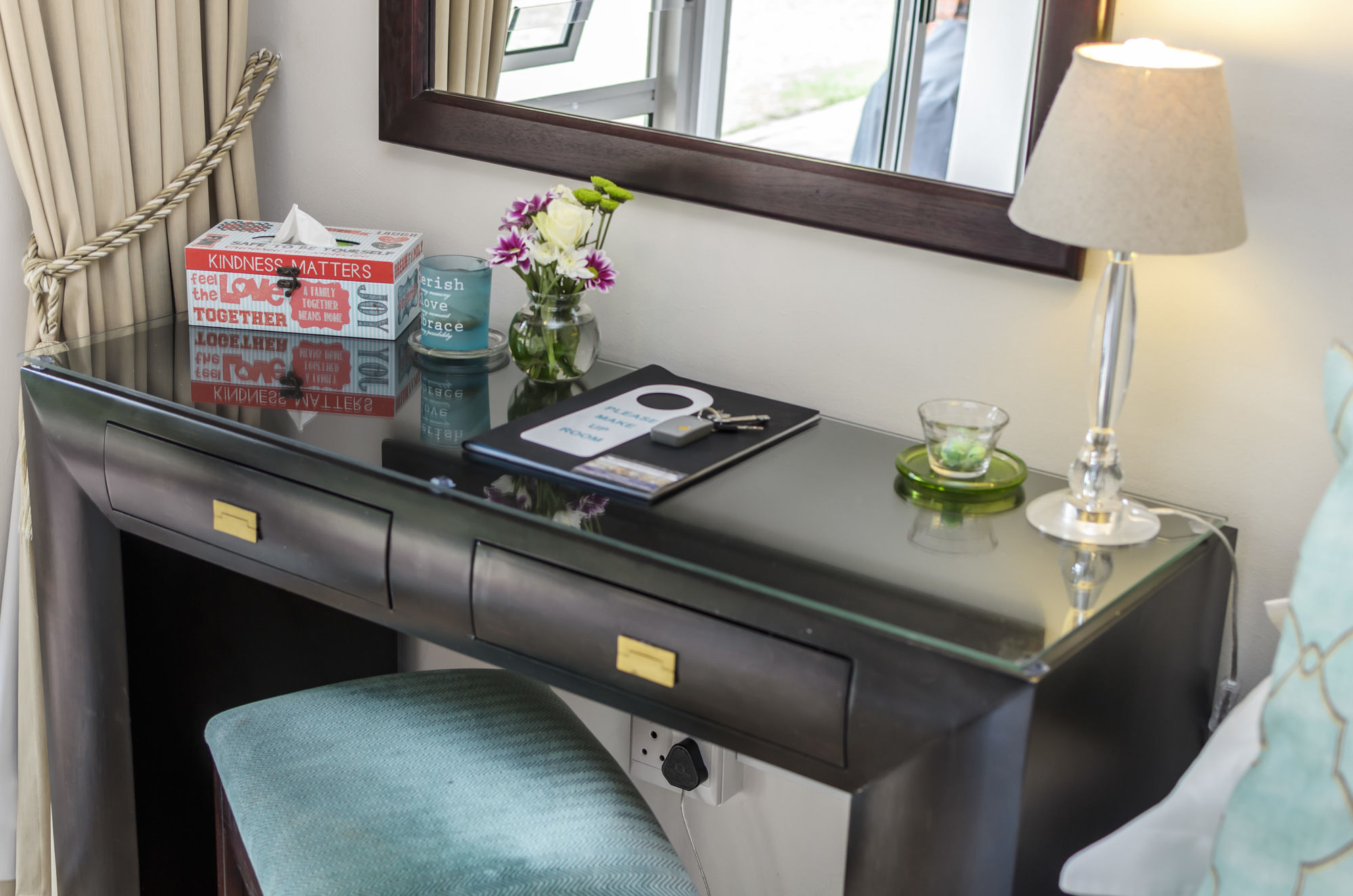 Фото Admiral's Lodge Guest House B & B