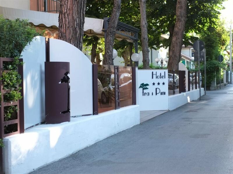 Фото Hotel Fra i Pini