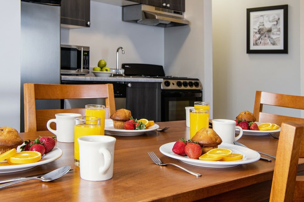 Фото Whistler Village Inn And Suites