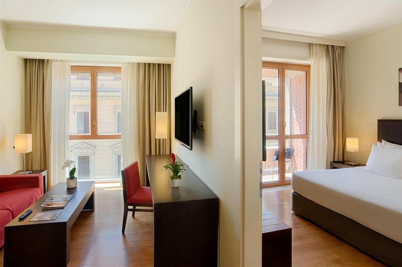 Фото отеля 2