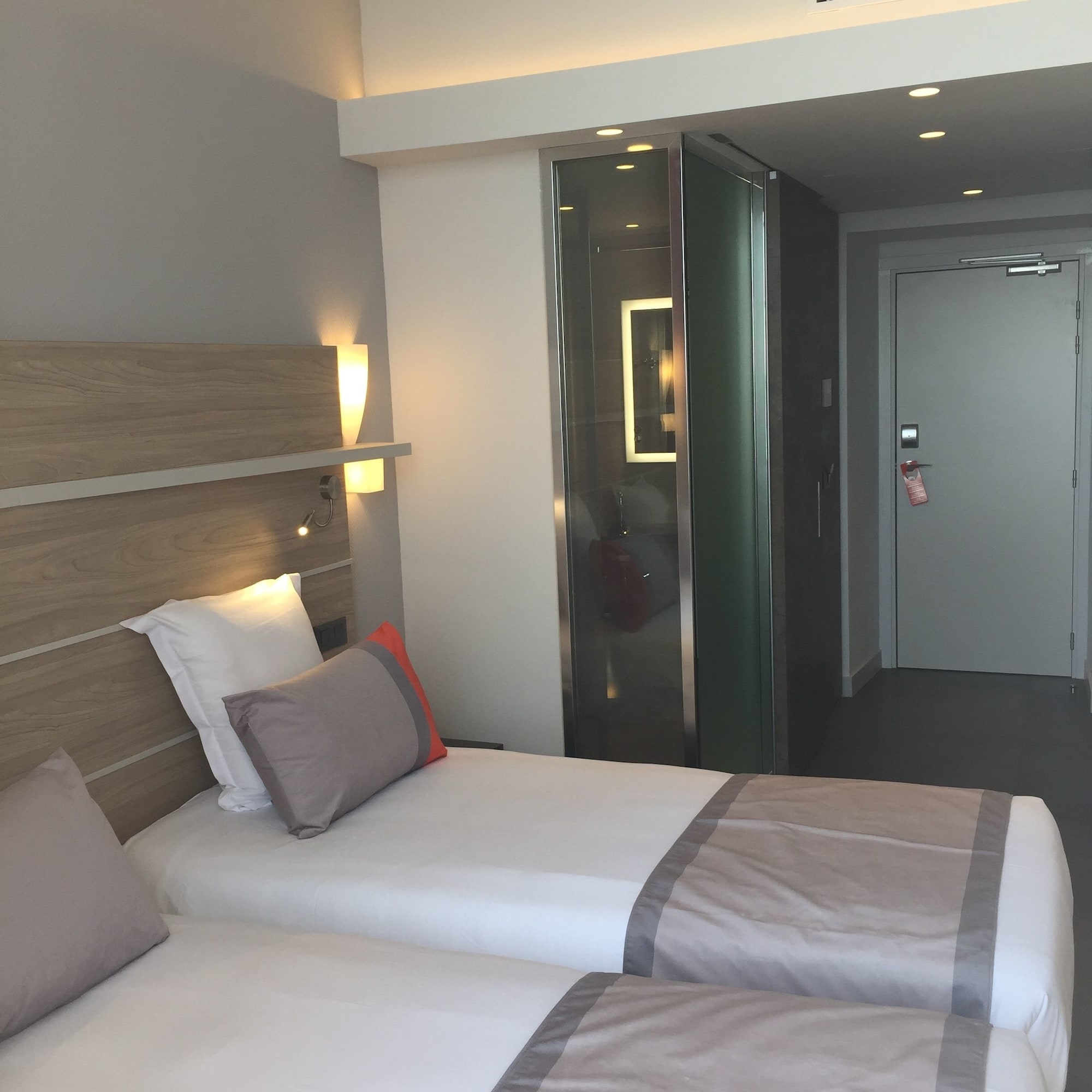 Фото Le Saint Paul Hotel