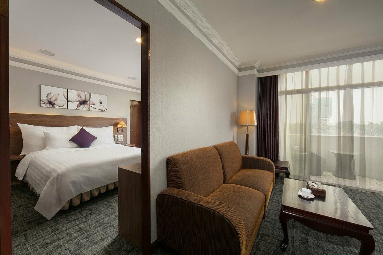 Фото Lake Side Hotel