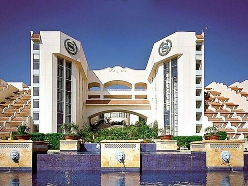 Гостиница Sheraton Sharm Hotel, Resort, Villas & Spa в Шарм-эль-Шейхе
