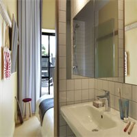 Фото Mob Paris Les Pouches