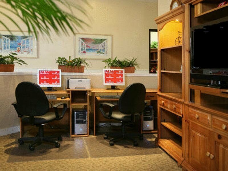 Фото Days Inn by Wyndham Stuart