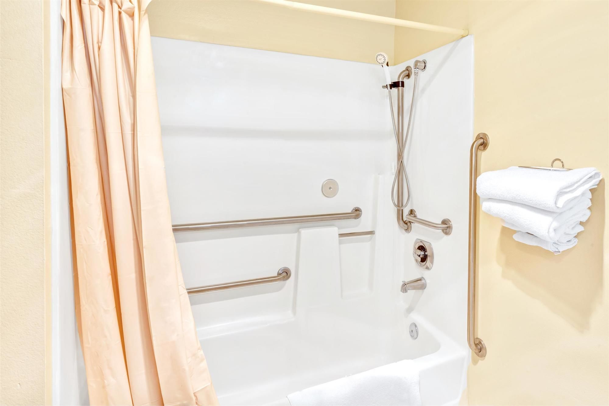 Фото Vantage Point Inn Woodland Hills