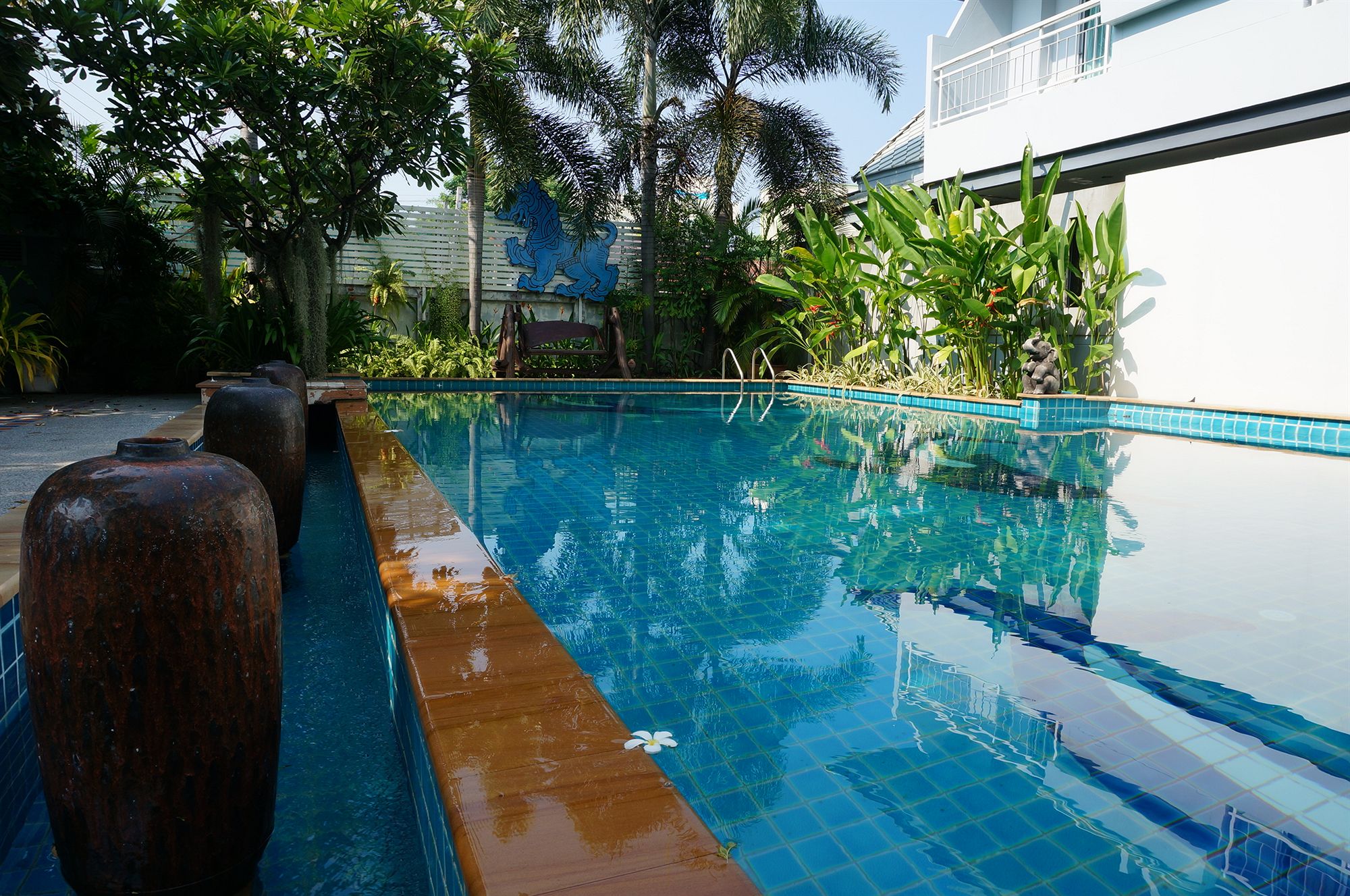 Фото Baan Suksiri Hotel