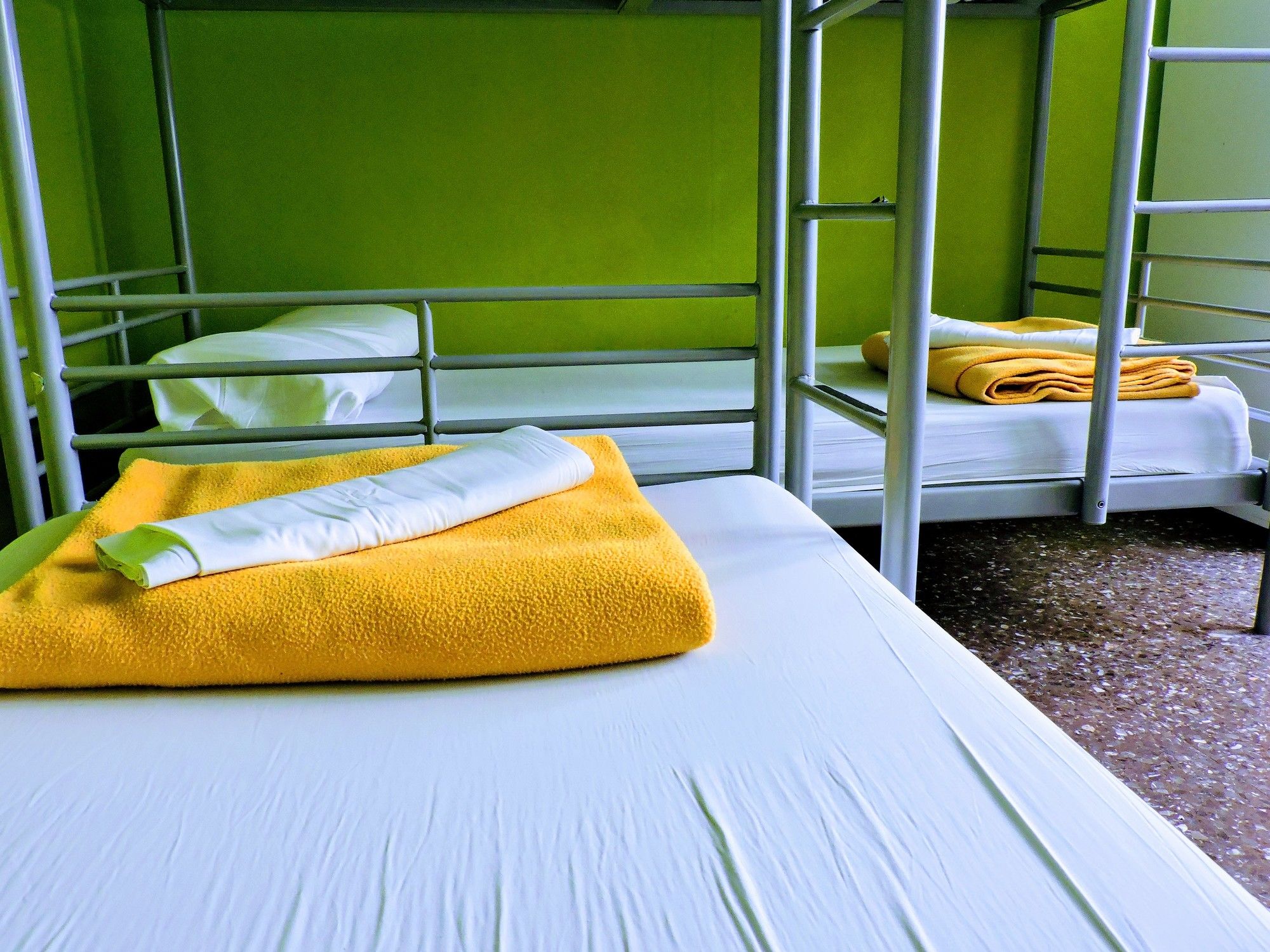 Фото Yellow Nest Hostel Barcelona