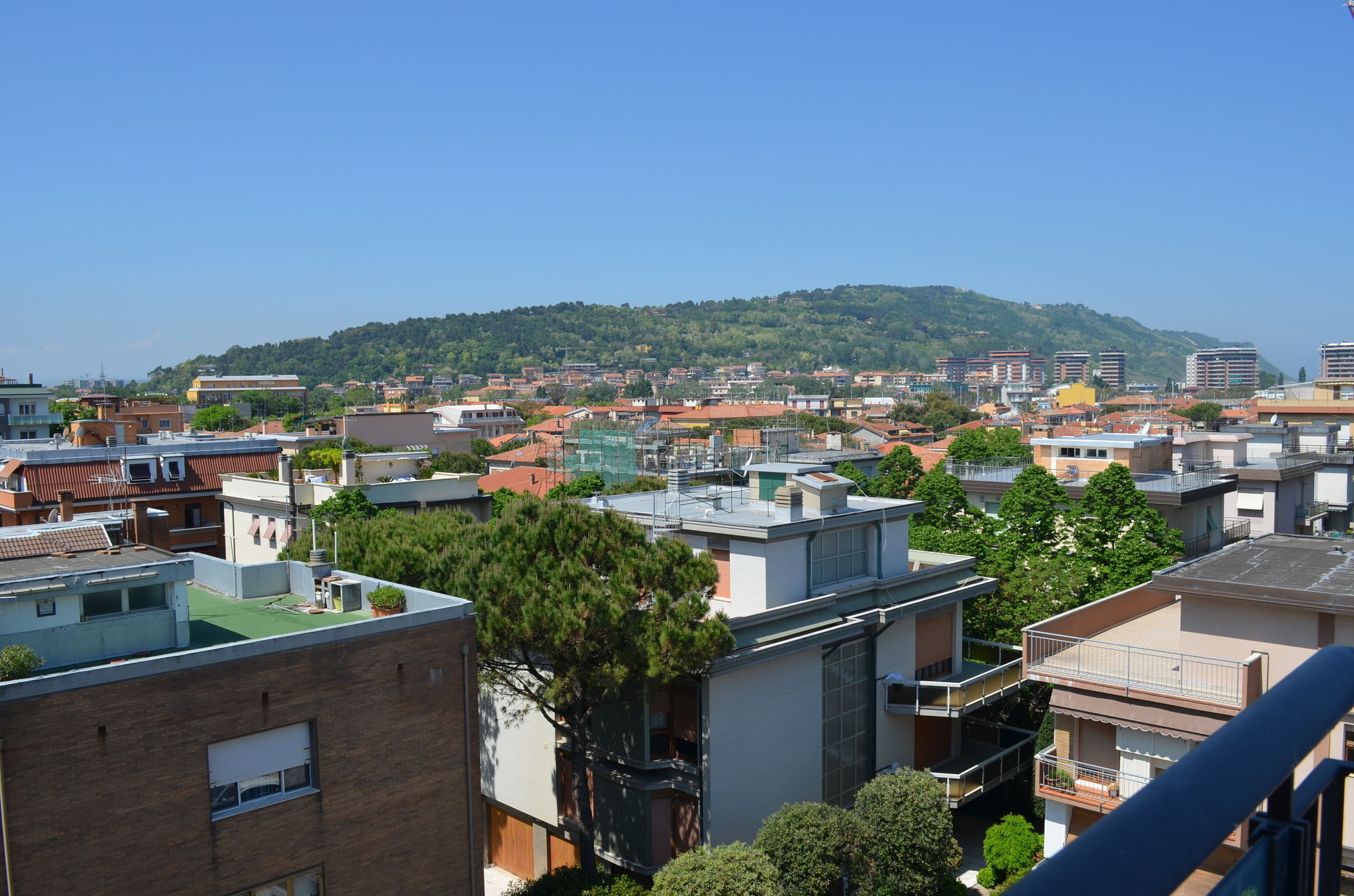 Фото Hotel Capitol