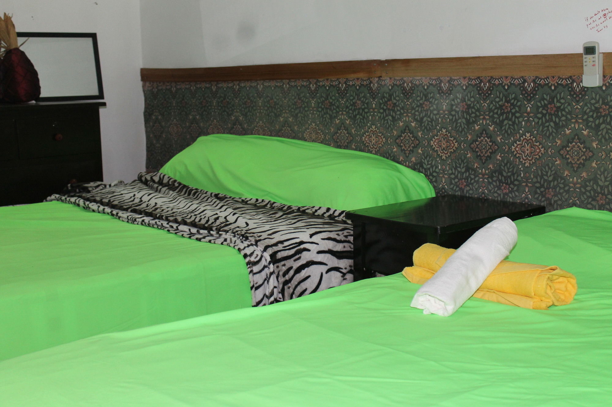 Фото Bachelor Inn Hotel