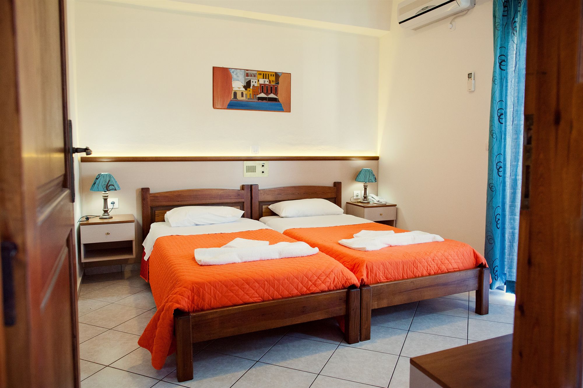 Фото Niriides Hotel