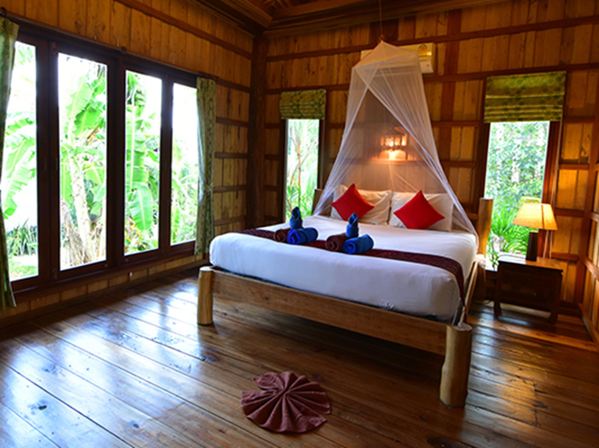 Фото Thiw Son Beach Resort