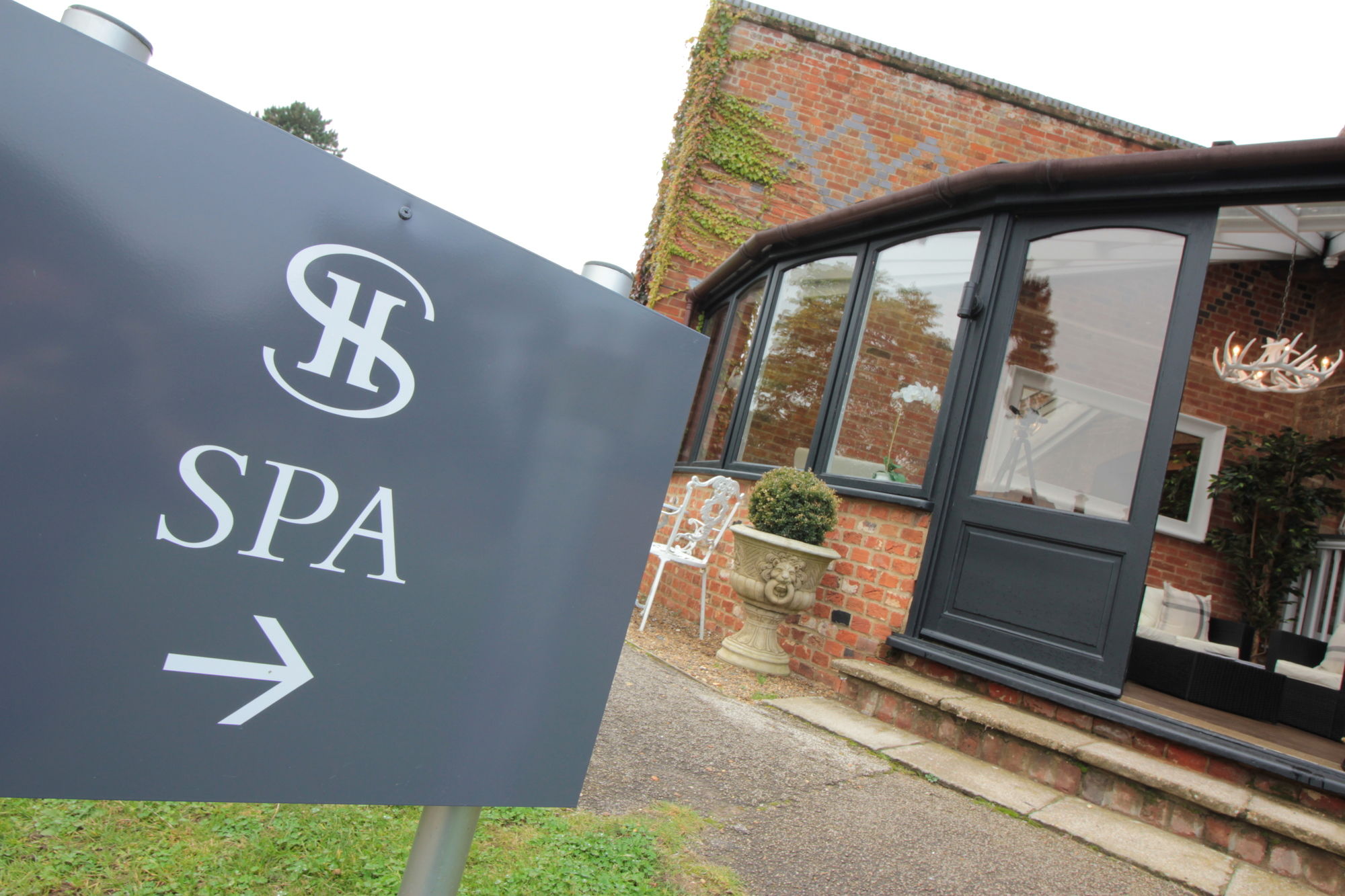 Фото Seckford Hall Hotel & SPA