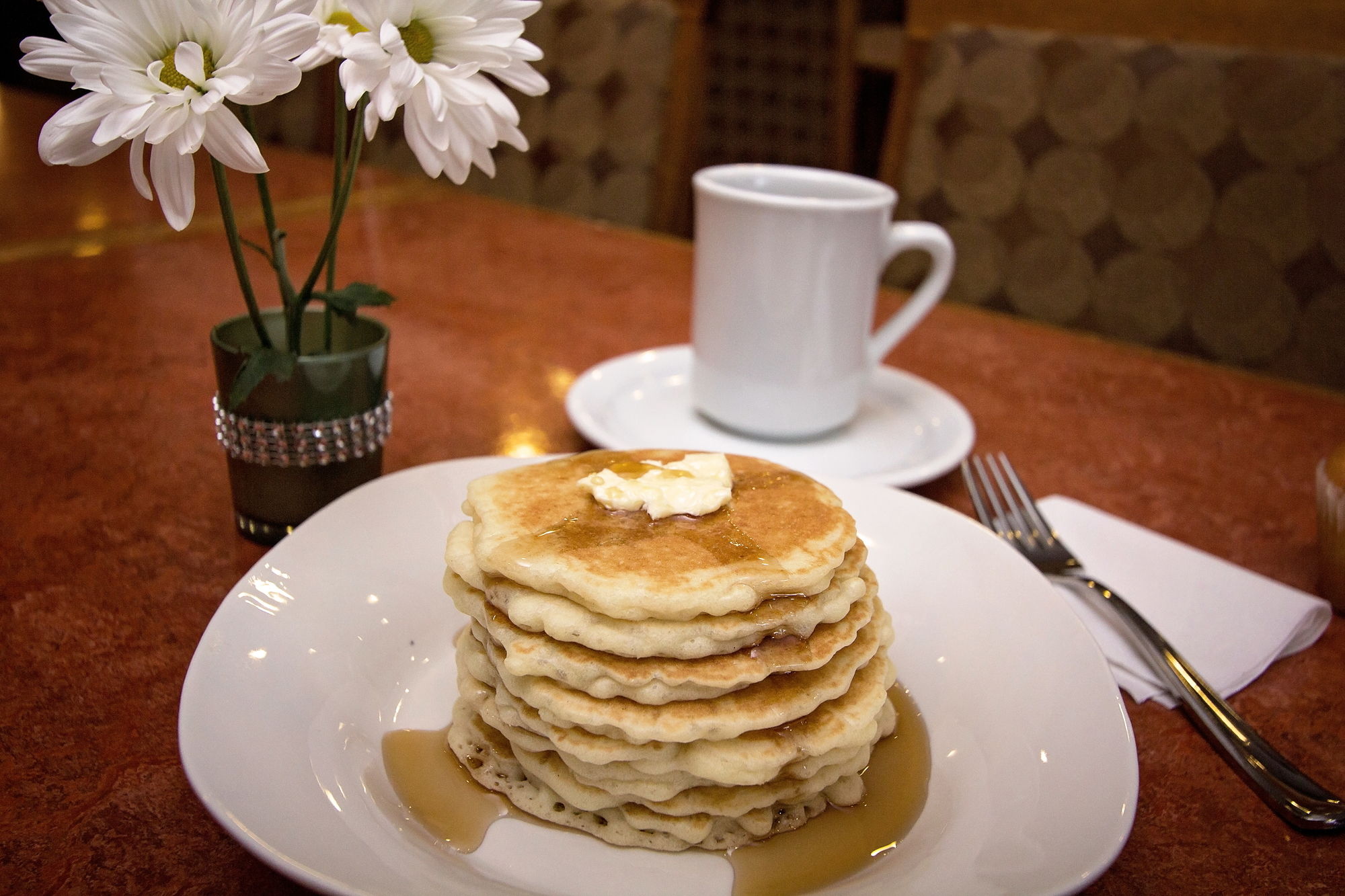 Фото Service Plus Inns & Suites Drayton Valley