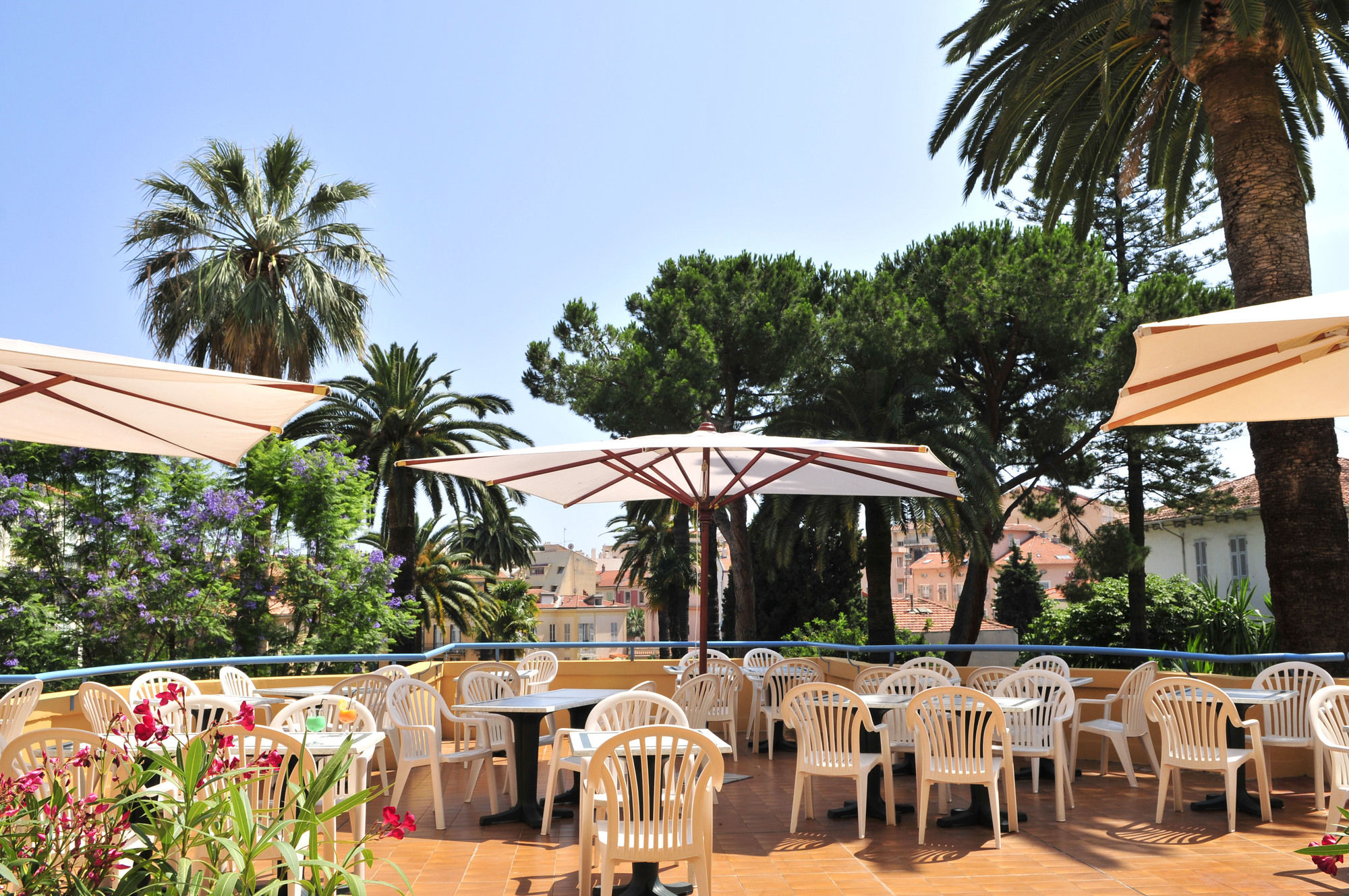 Фото L'Orangeraie Hotel by Miléade