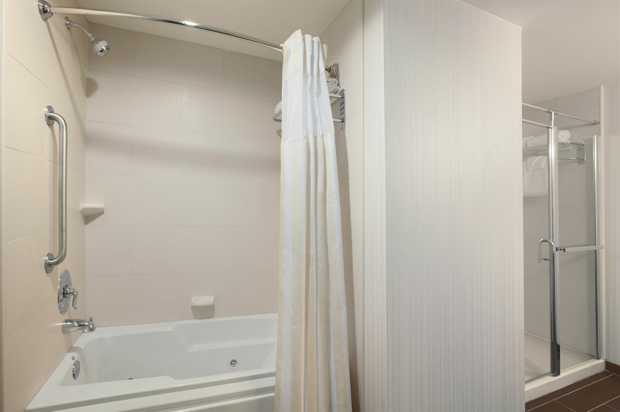 Фото Hilton Garden Inn Edmonton International Airport