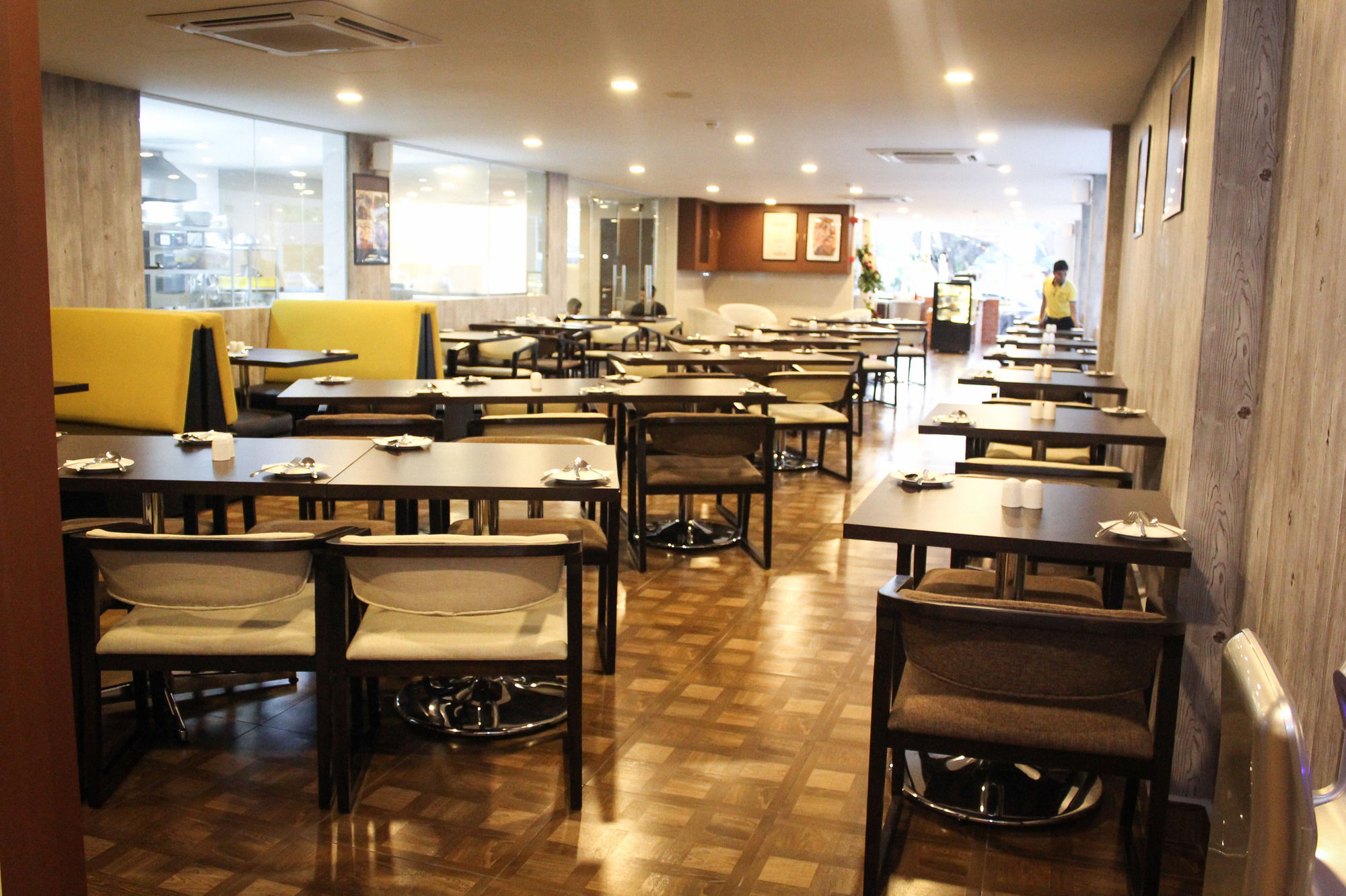 Фото Royce Hotel