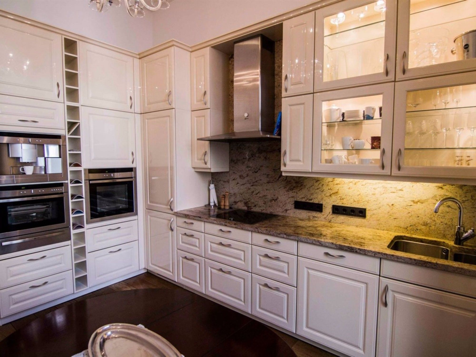 Фото Helvetia Suites