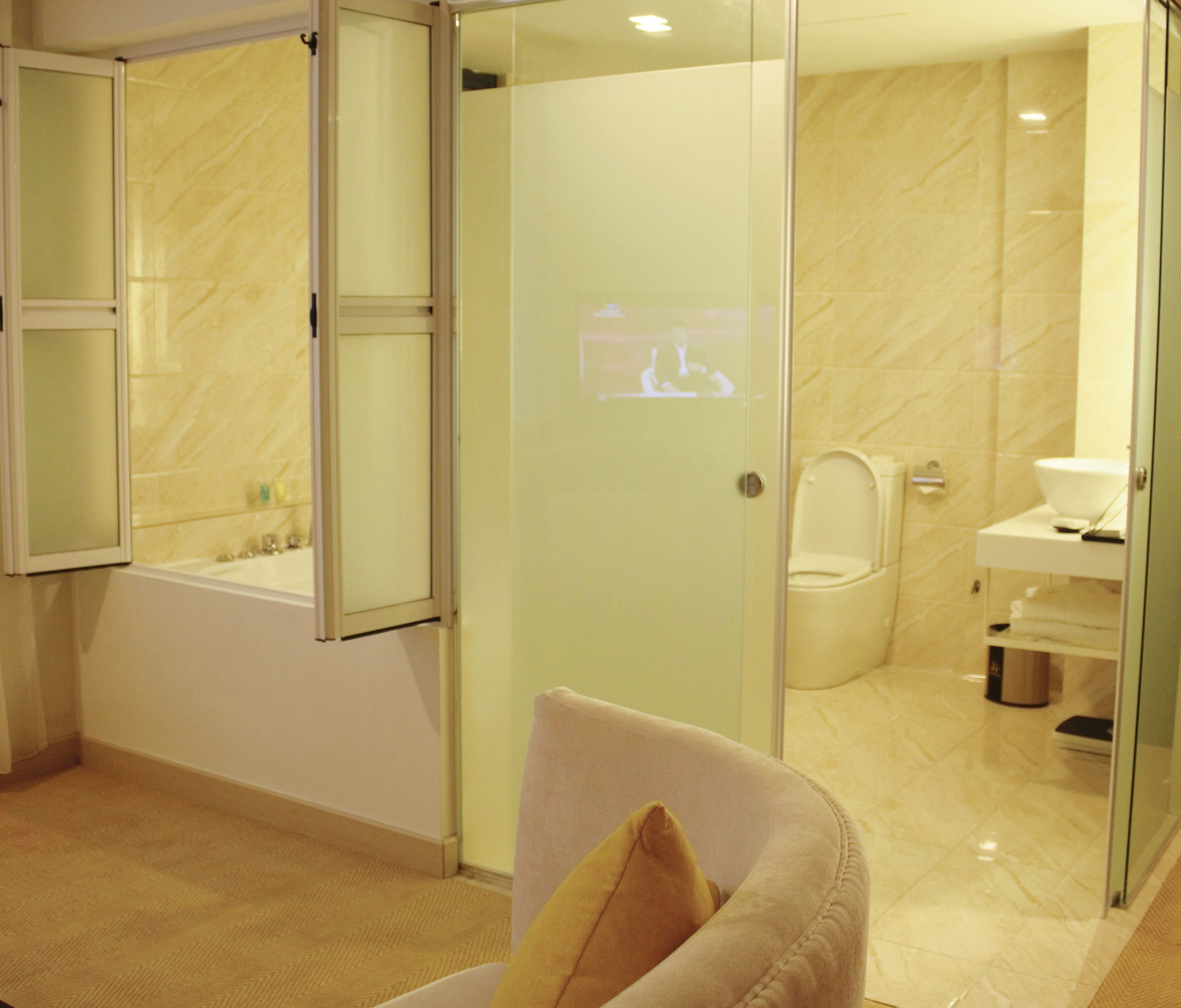 Фото Royce Hotel