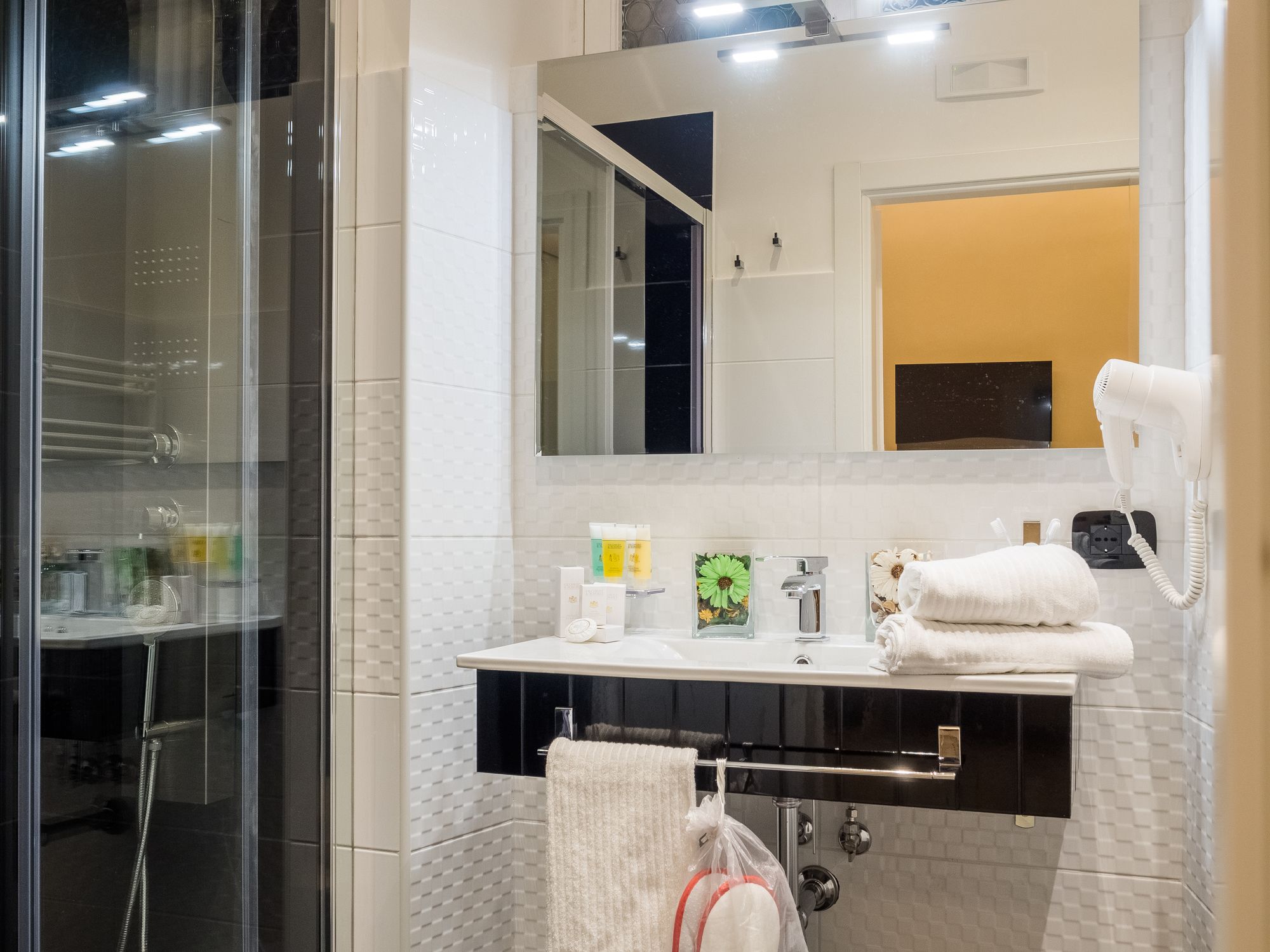 Фото Operà Suites Roma