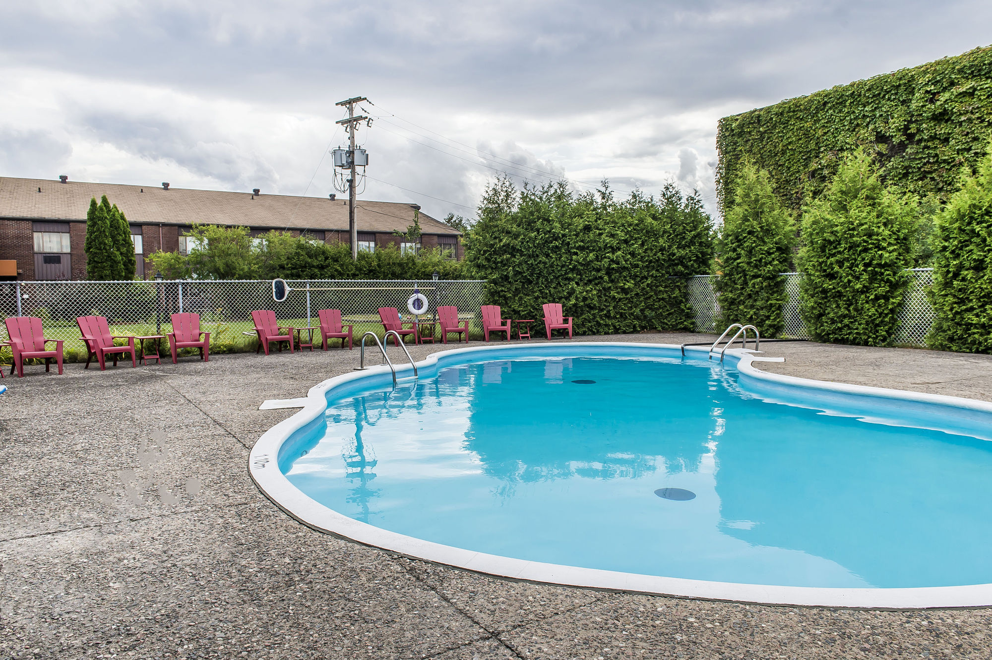 Фото Quality Inn & Suites & Conference Centre