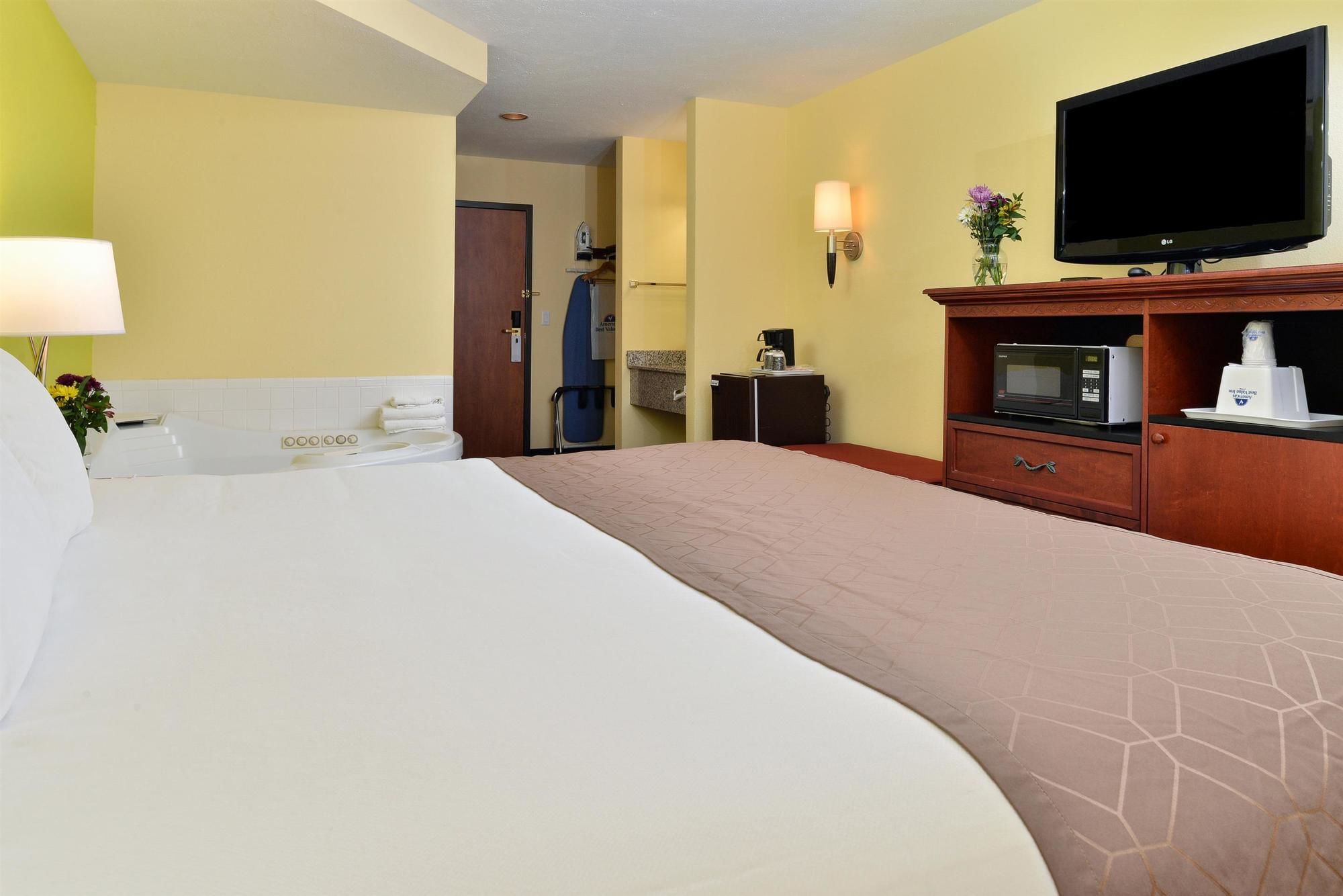 Фото Americas Best Value Sandman Inn