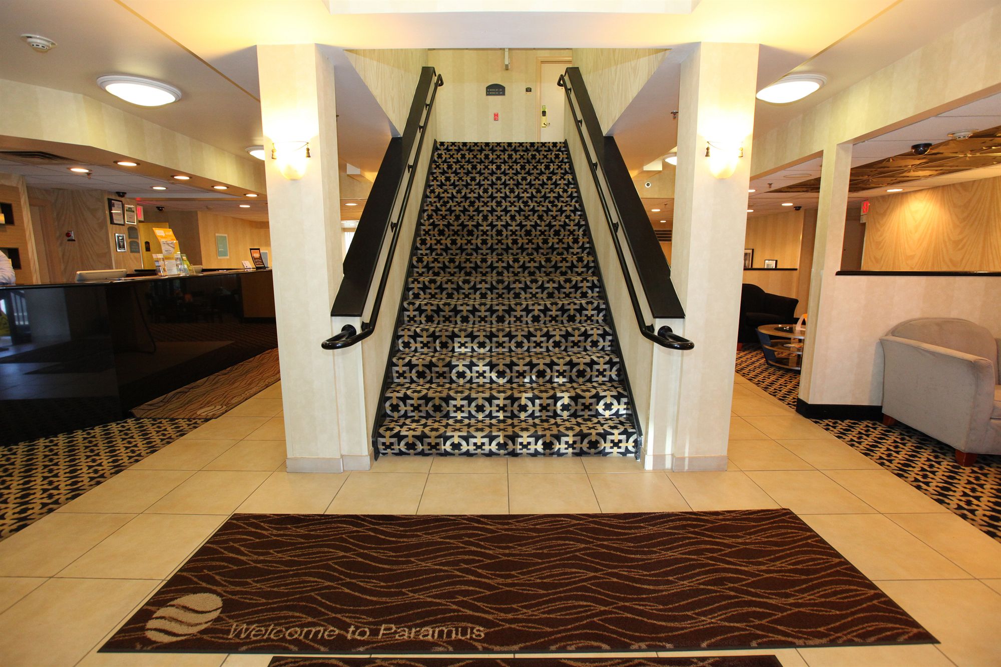 Фото Best Western Paramus Hotel & Suites