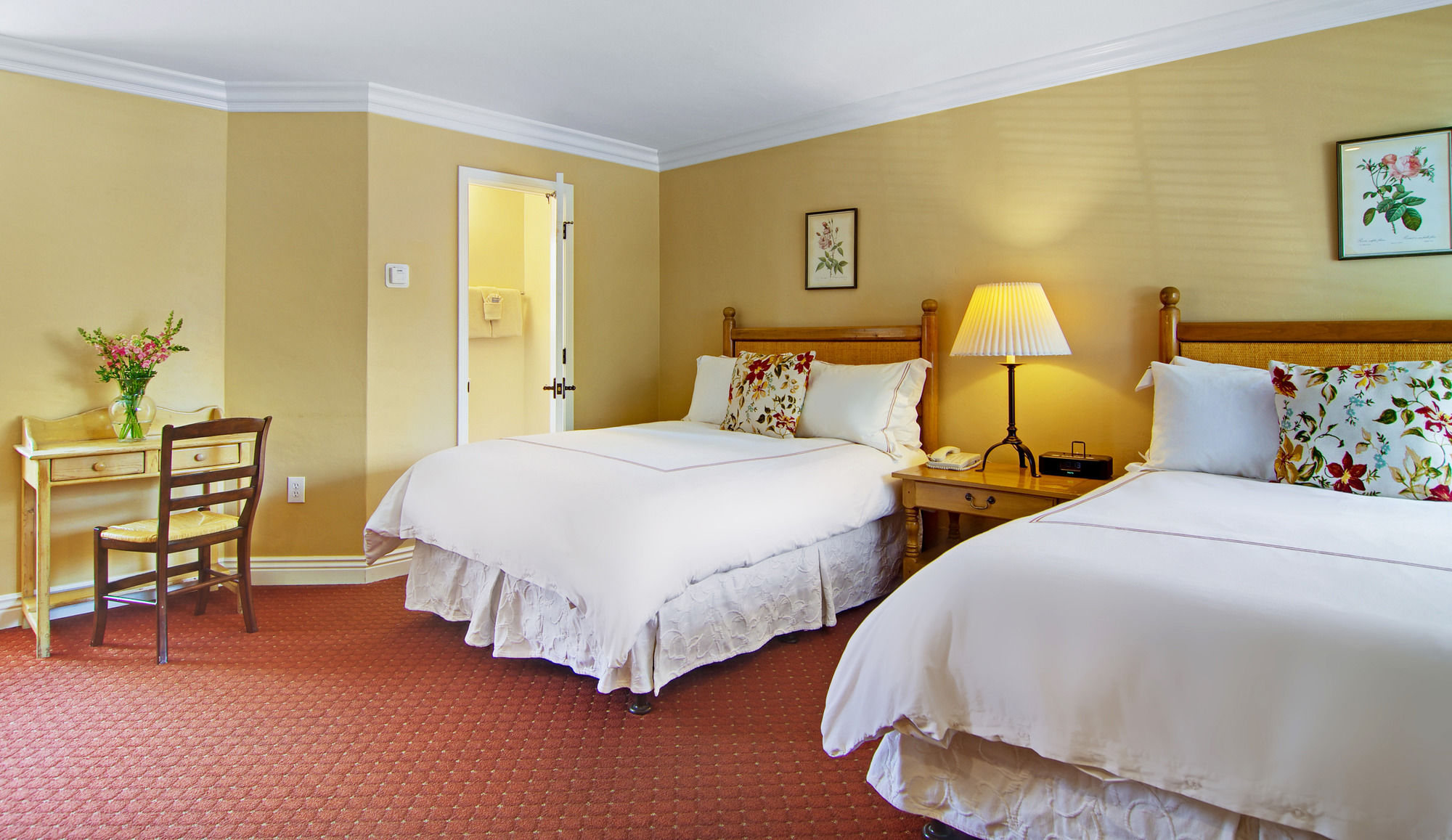 Фото Candle Light Inn