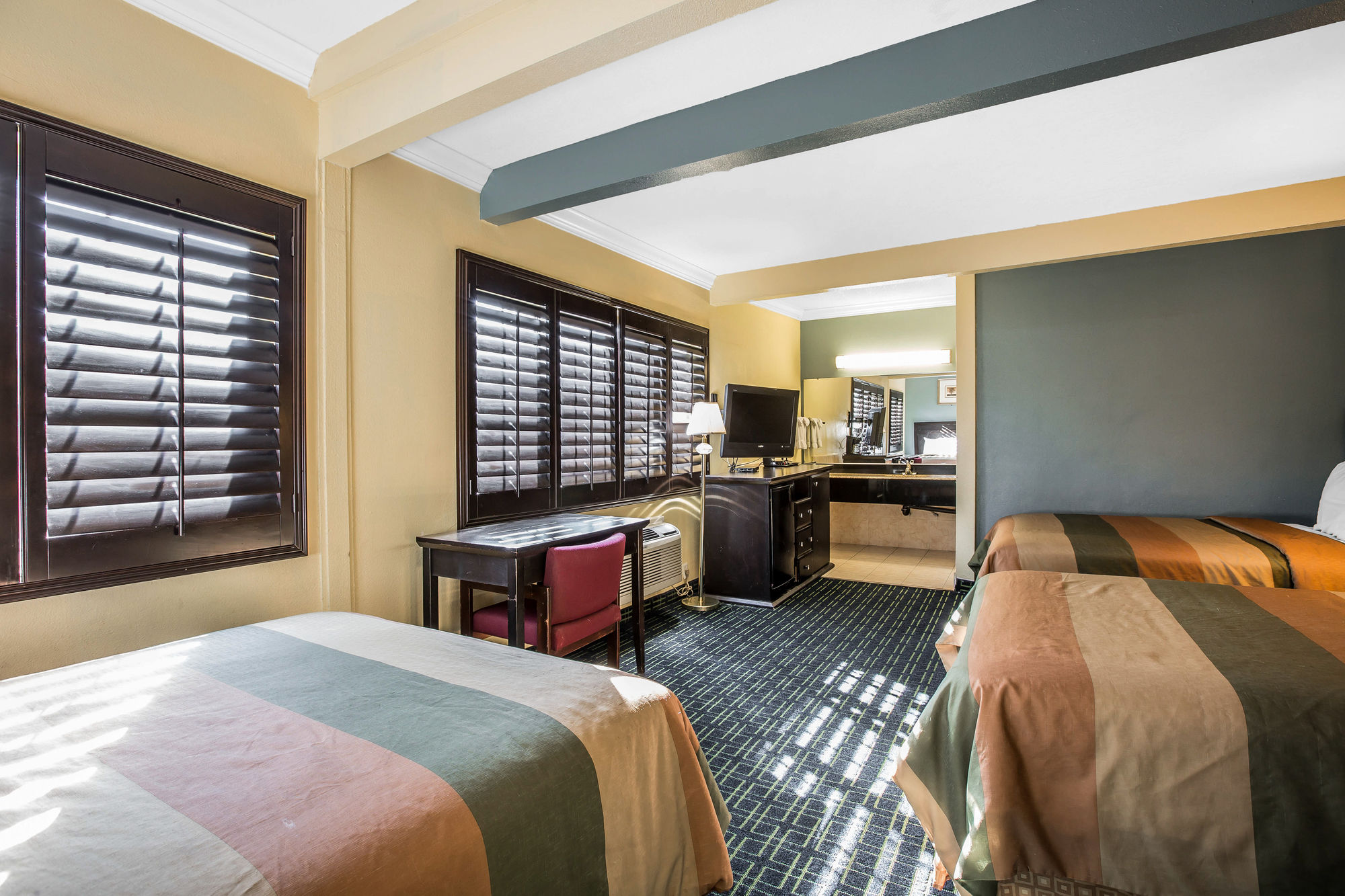 Фото Hotel H Wood