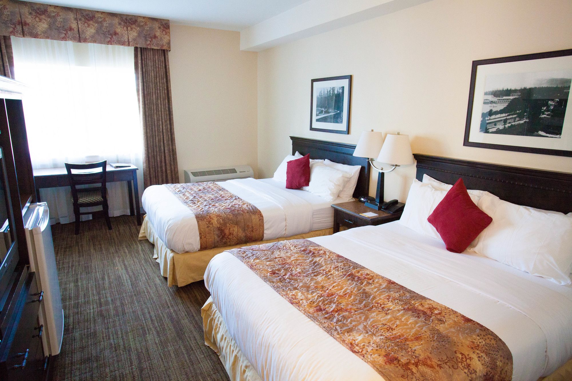 Фото Days Inn by Wyndham Surrey