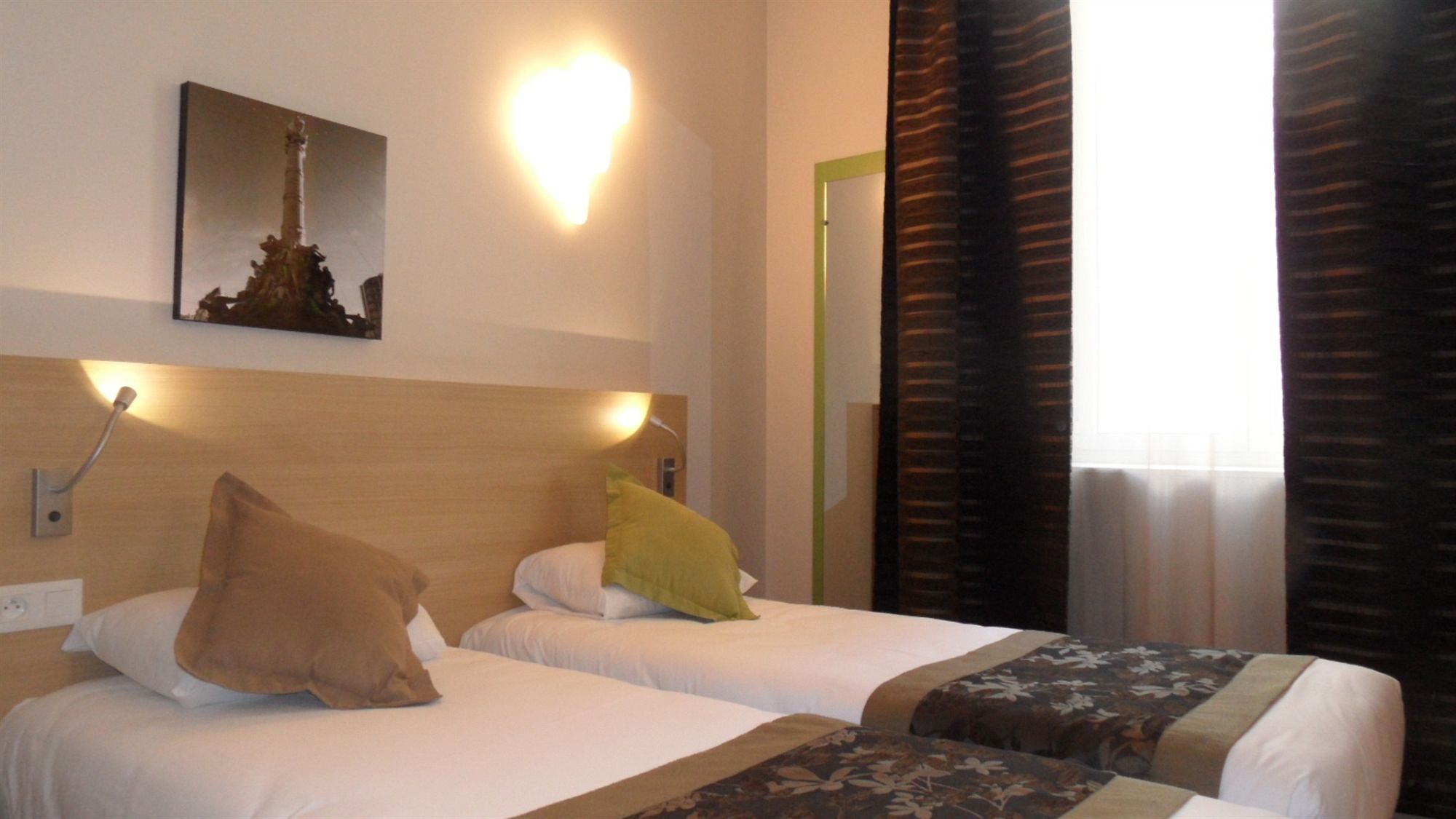 Фото Ibis Styles Marseille Gare Saint-Charles