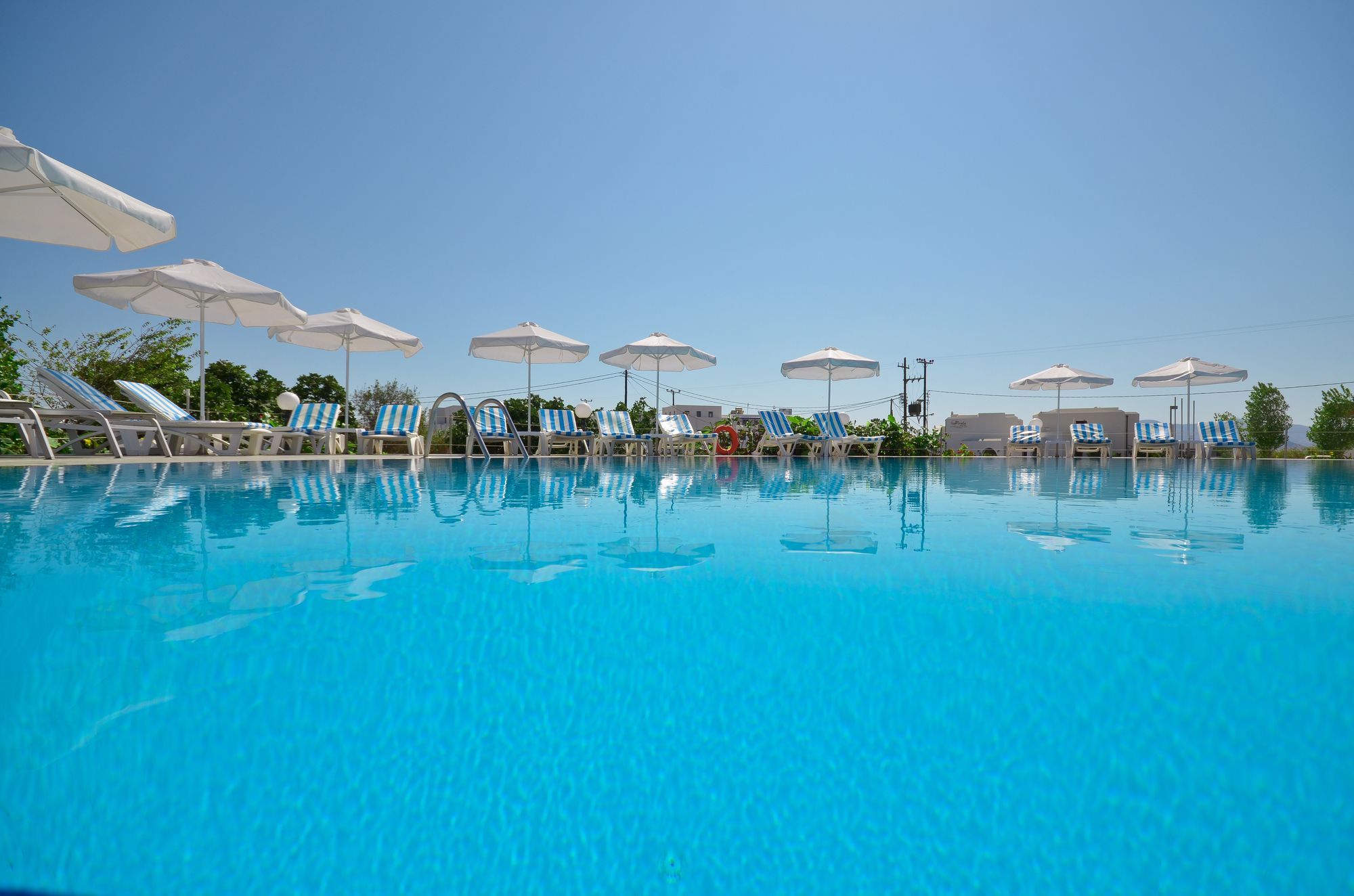 Фото Birikos Hotel & Suites