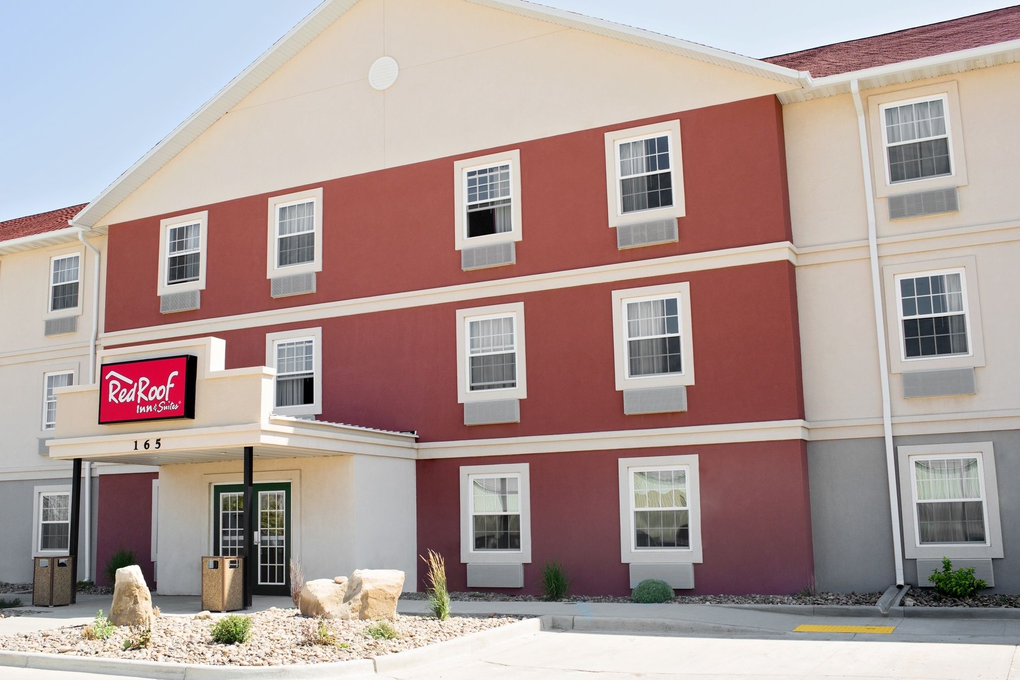 Фото Red Roof Inn & Suites Dickinson