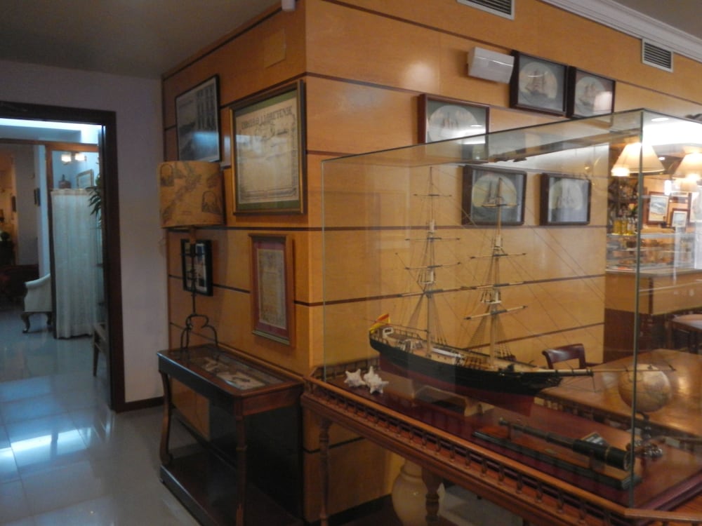 Фото Hostal Vila del Mar