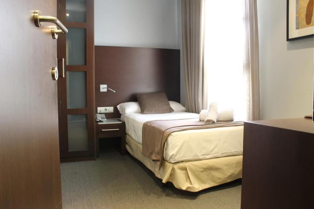 Фото Hotel Madanis Liceo