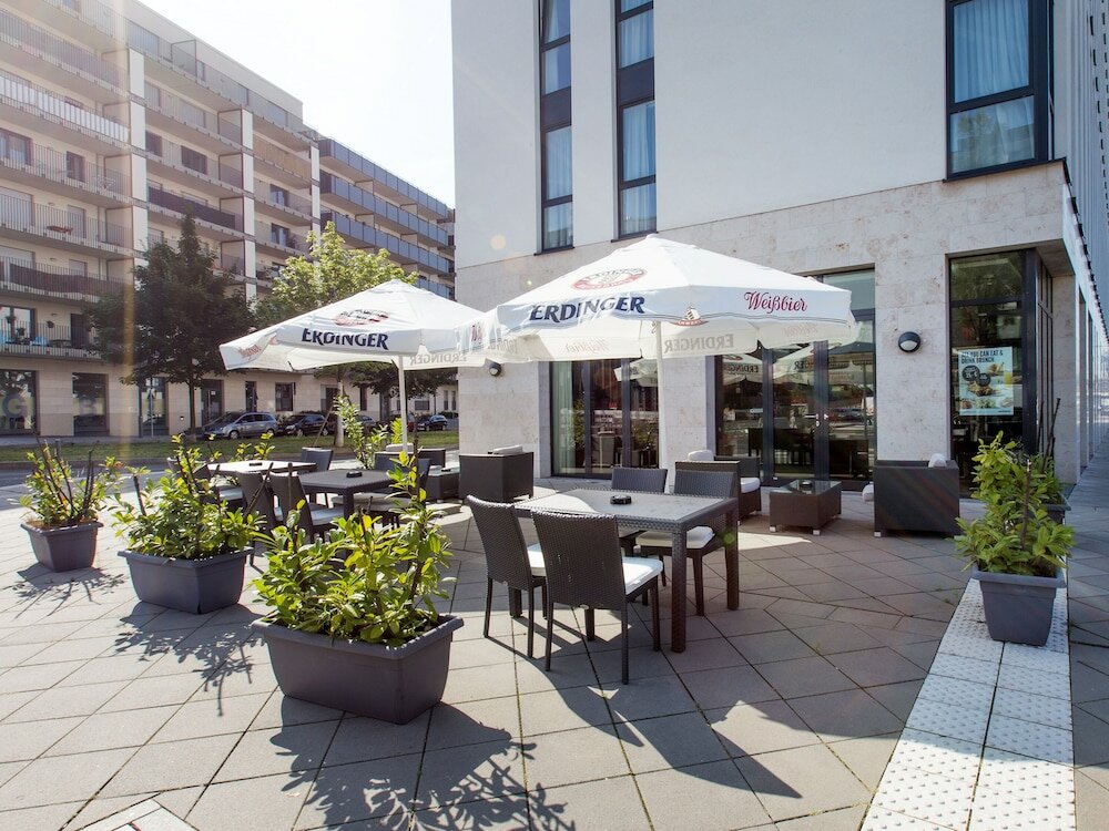 Фото отеля 2