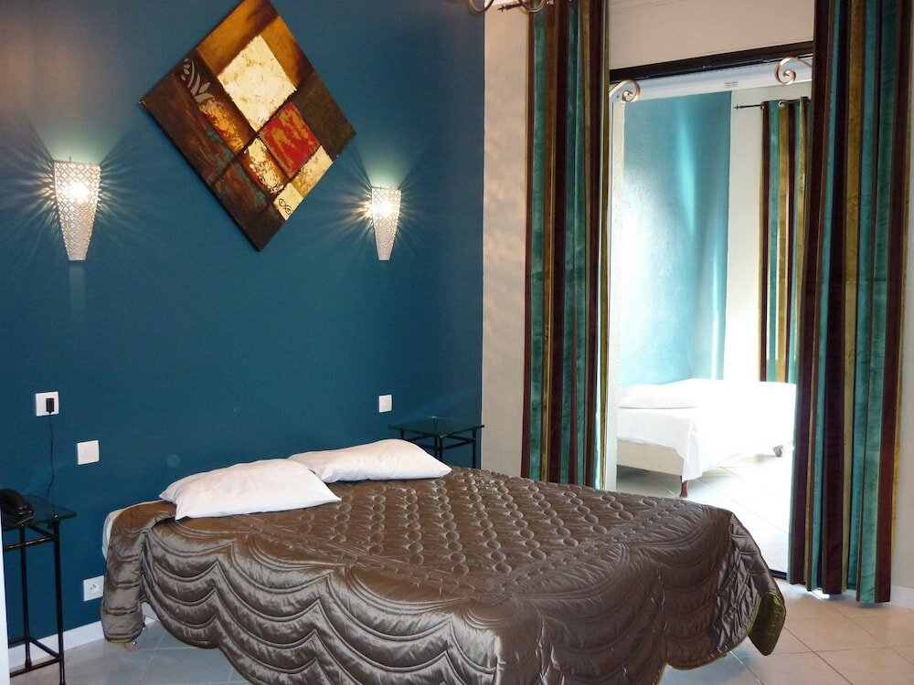 Фото Adonis Sanary Grand Hotel des Bains