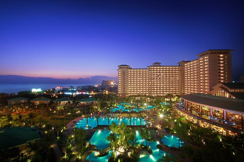 Гостиница Howard Johnson by Wyndham Resort Sanya Bay в Санье