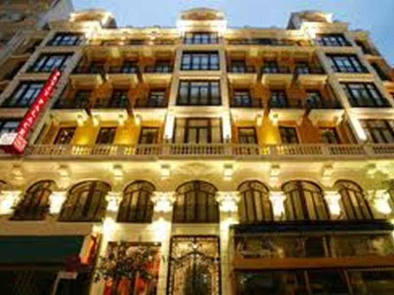 Фото отеля 1