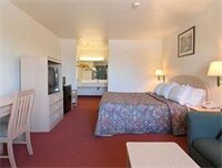 Фото Days Inn by Wyndham Buckeye