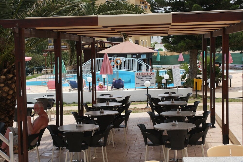 Фото Astreas Beach Hotel