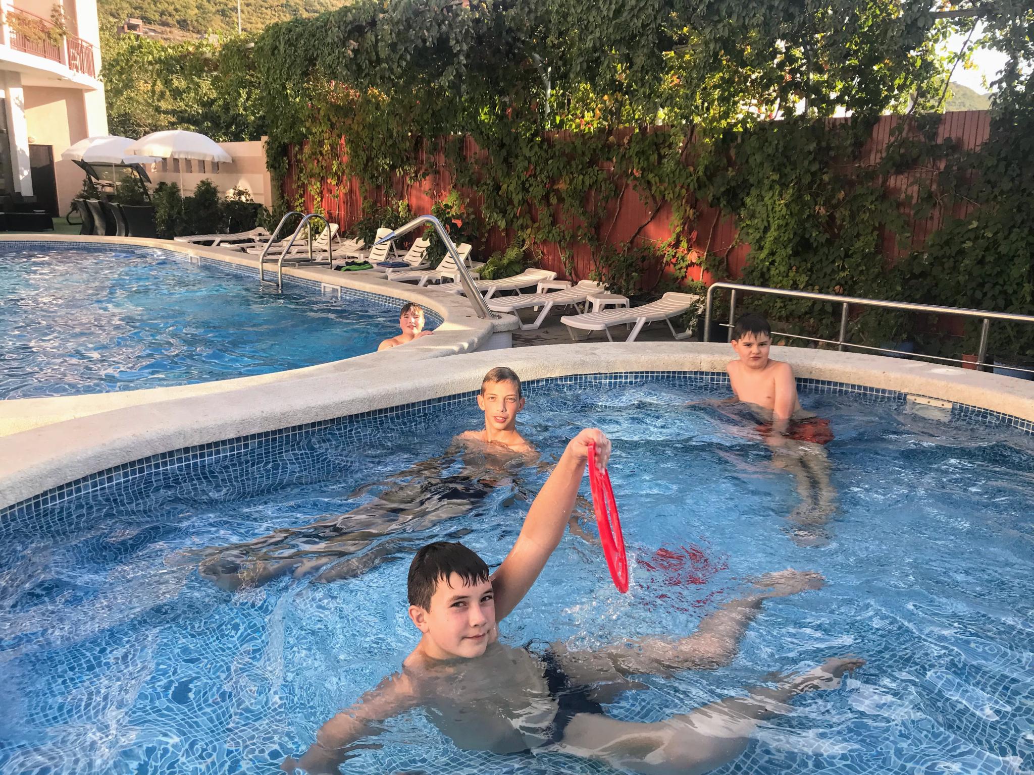 Фото отеля 2