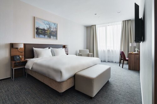 Внешний вид отеля Конгресс Отель Екатеринбург в Екатеринбурге, фото 4